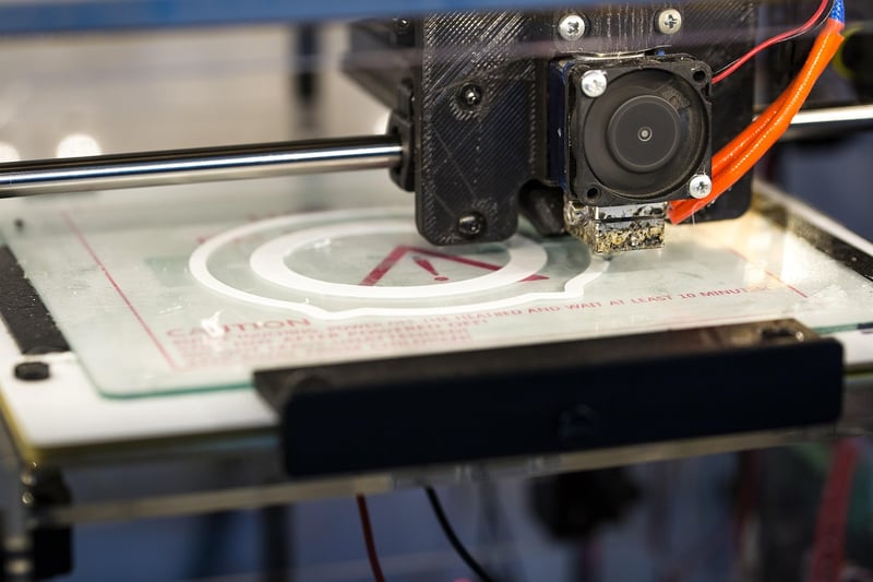 Les imprimantes 3D métalliques gagnent les ateliers : la révolution est lancée